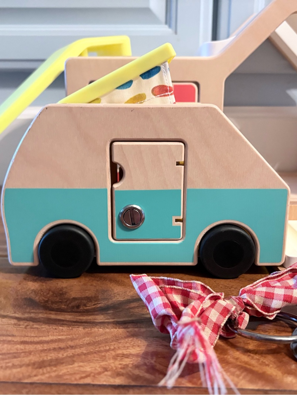 Lovevery Modular House & Camper Set Key 2 Wooden People Observer Play Kit - Picture 13 of 14